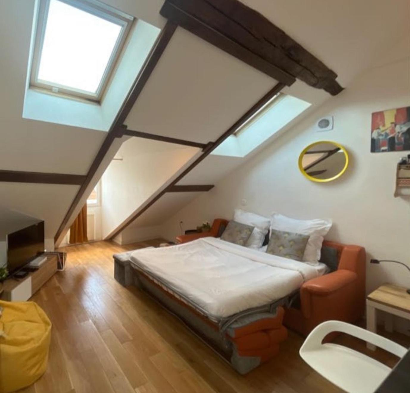 Charming Near Pantheon