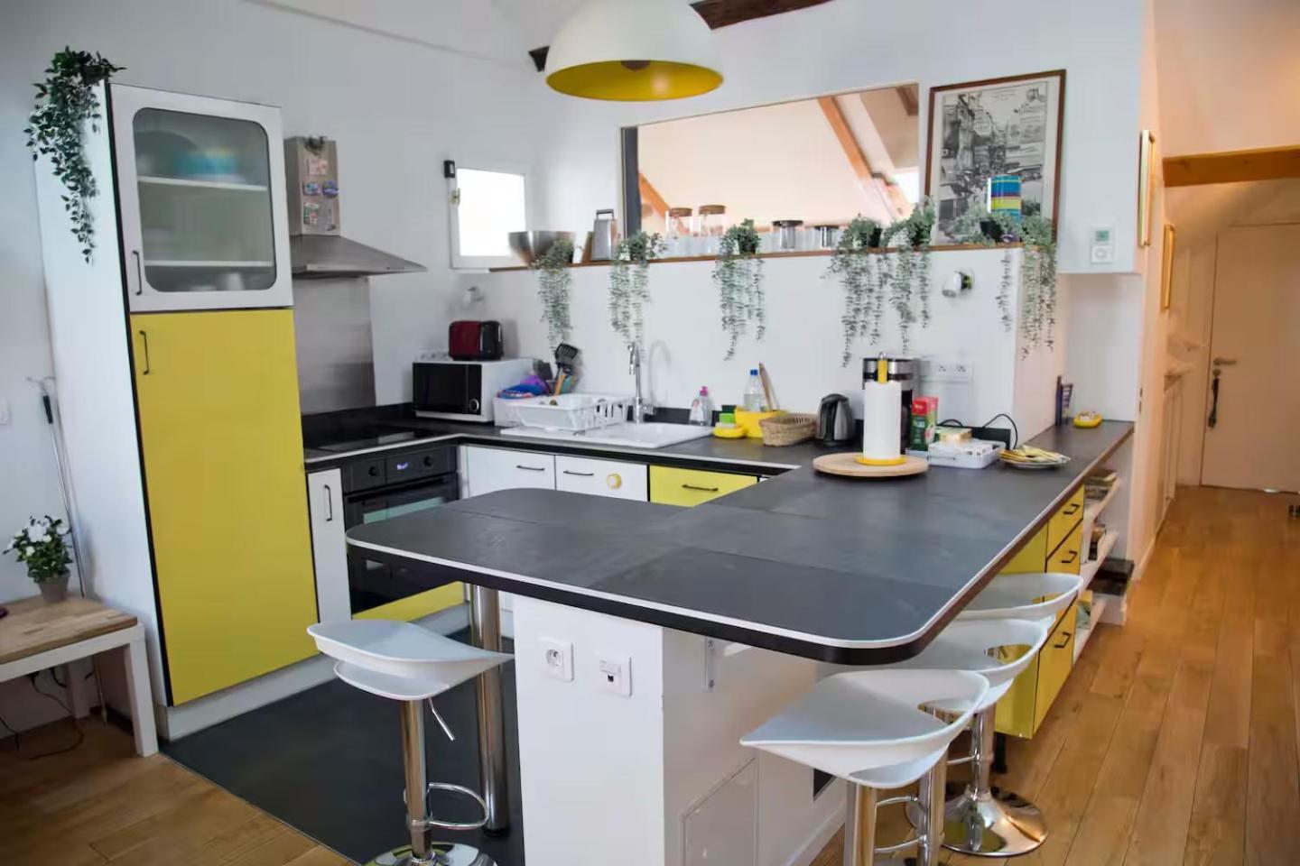 Charming Near Pantheon Apartment *